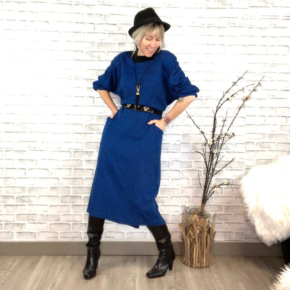 Vntg Mock Neck Batwing Sleeve Midi Sweater Dress